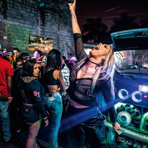 Девушка funk art. Prince стиль фанк. Montagem pr funk. Montagem pr funk. Афро логотип.