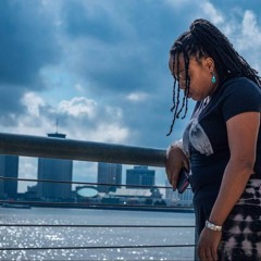 She Hold Me Down KingPye Holidae HunnieBeeReal504