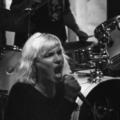 SCHERBEN FRESSEN (Dare Deep feat Suzannah Karenina)