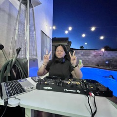 one hour of simping w/ ashley. a slow jam.