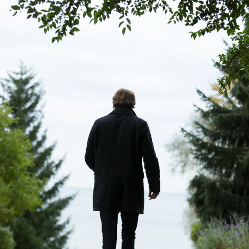 What's This Man Doing?