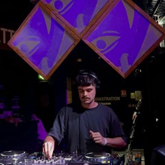 TOMMY 99 - UNDER THE TOOTH 001