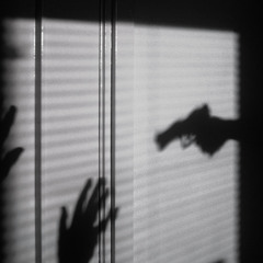PISTOL POPPER