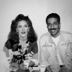 اسولف للقمر عنك و كل الليل يسمعني
