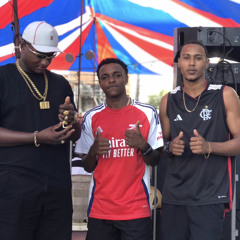 EU PIEI NO BAILE FUNK COM MO MARRA… {Dj lr de macae } MC,s xandao, novato natan e Arley