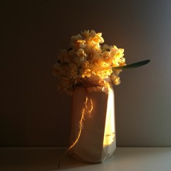 hafif adımlarla geçiyorken dünyadan