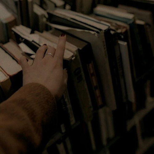 وين تقرا السعادَة وانت كاتب شقا؟