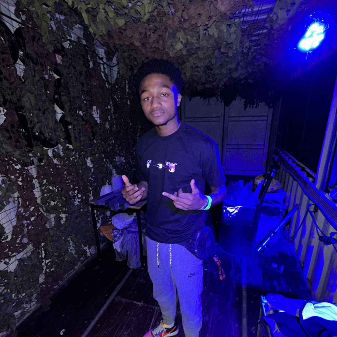 Stream AI GENERATED🫥 by _.harvz13 | Listen online for free on