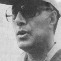 Tinha Dois Olhos E Pediu Mais Dois Emprestados