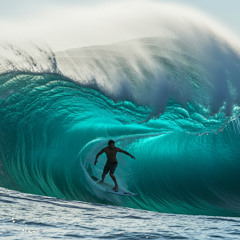 Maremoto - Surfeando en Punta Mita
