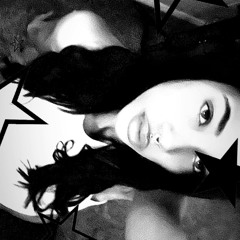 Weird ★🎸🎧⋆｡ 2°⋆