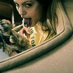 Kiss n Tell