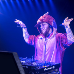 LIVE at Winter Onesieland Festival