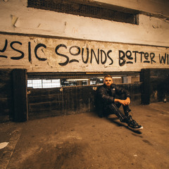 Gaskin Presents // Music Sounds Better With You