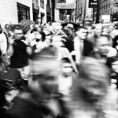 واحنا فـ غُربة.