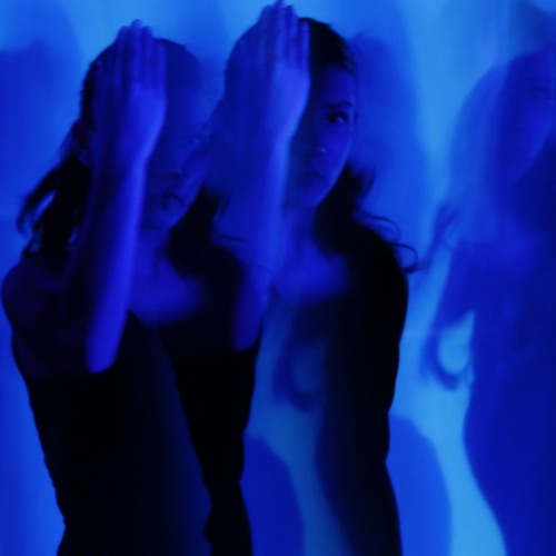 MIRROR MAZE - Dance Track