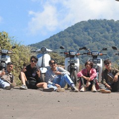 Sesuatu Di Jogja - Adhitia Sofyan (Cover by Mitty Zasia)(MP3_160K)_1.mp3