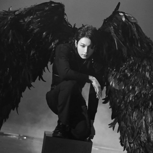 Stream Bjk102 Black Swan(BTS) Cover by Izbjk치로 Listen online for