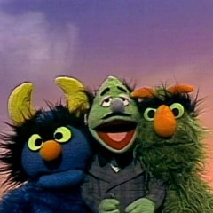 ما بين وبين "I'm Between"