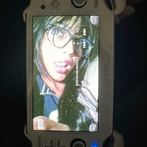 psvita +gusevz෴ (@stopdoingpillz)