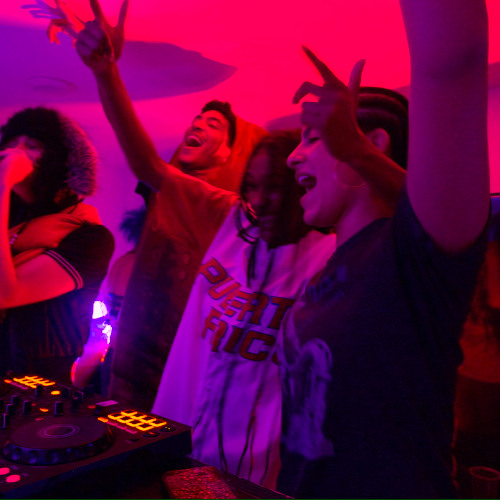 A Trap Fun Girly Awesome Halloween ?!