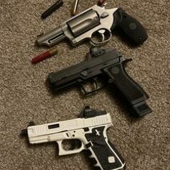 got a choppa and a glock 19