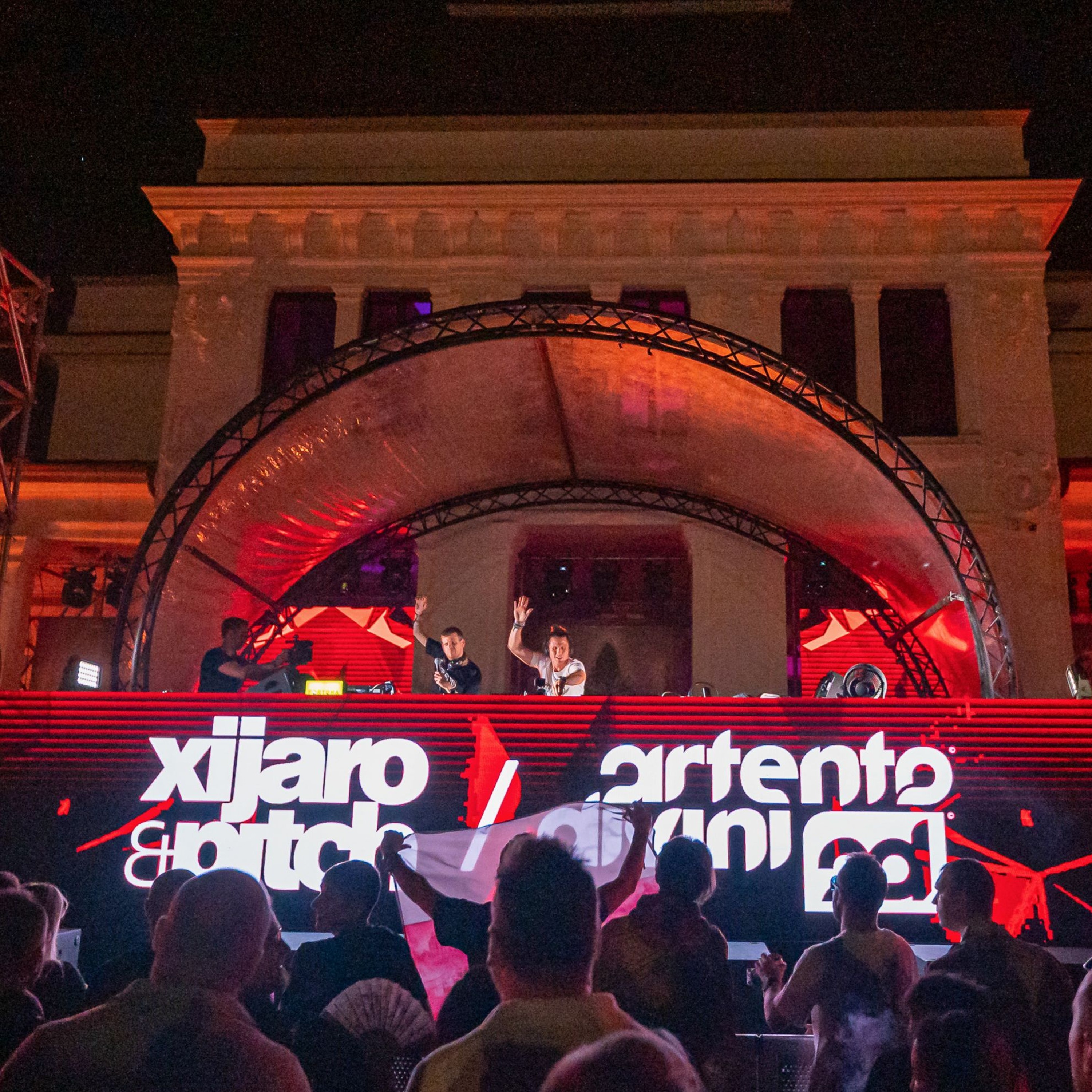 Artento Divini - Onstage Radio