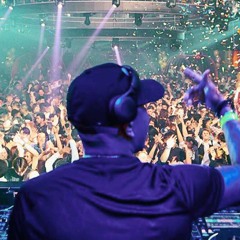 PYRO CLASSIC: Chuckie's play of Azzido Da Bass - RAWK on BBC Radio 1