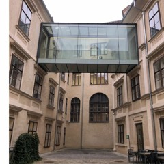 #10 Gläserner Übergang