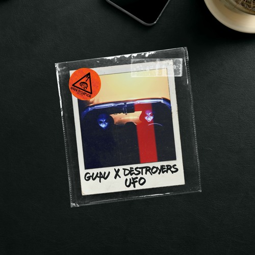 Guau x Destroyers - UFO