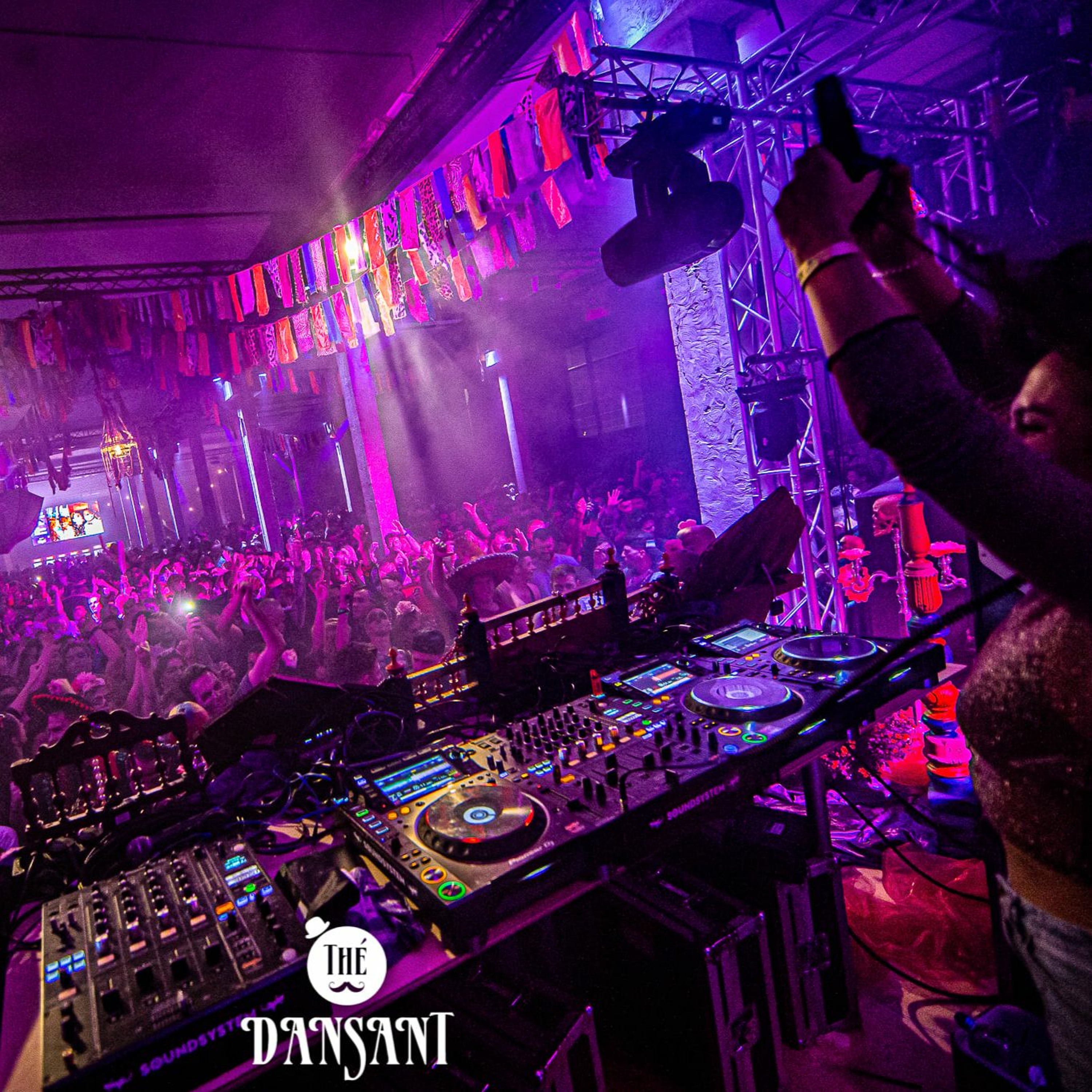 Lola Jones @ Thé Dansant Dia de los Muertos 31.10.2021 episode artwork