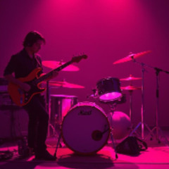 フライングVでギター弾く人&久しぶりにドラム叩く人_Vocal2
