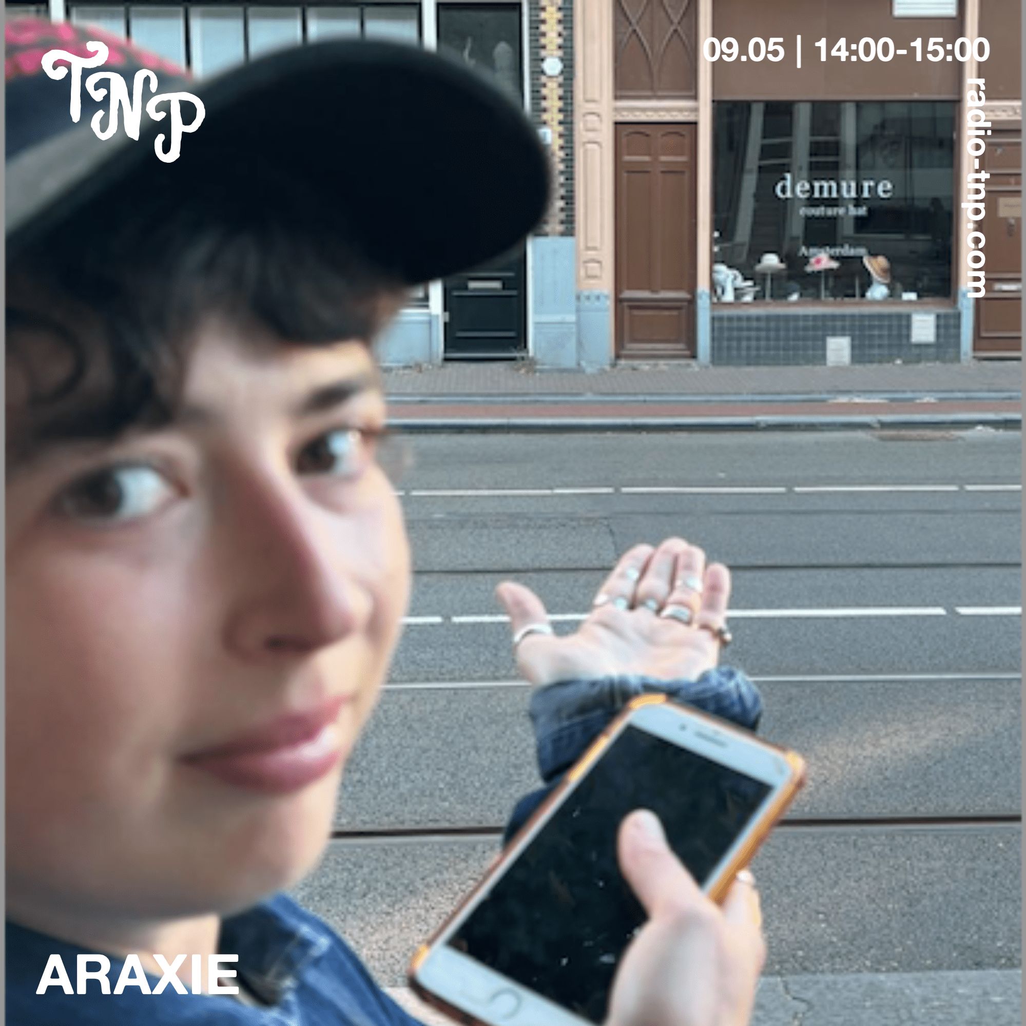 Radio Sofa x Tweak Soundsystem Takeover w/ Araxie