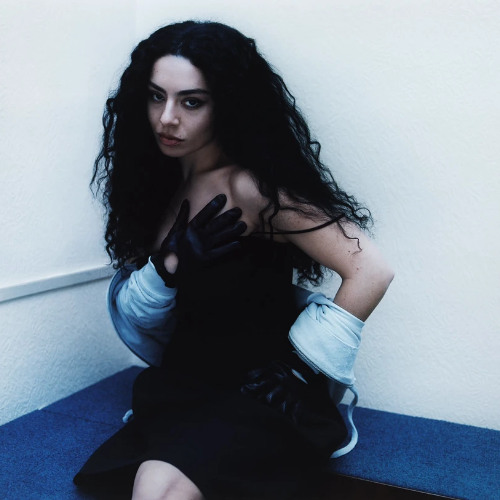 Charli XCX - Make You Mine