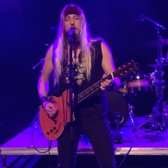 The Medley (In My Dreams, Sweet Child O' Mine, Poison & Rock You Like A Hurricane)