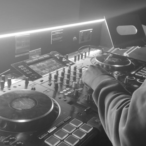 Stream Underground Mix 001 by G Listen online for free on SoundCloud
