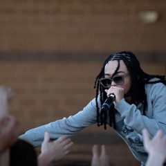 che - money piling