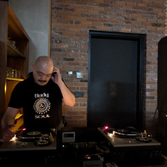 R.dot Arlo lounge 6-21-25