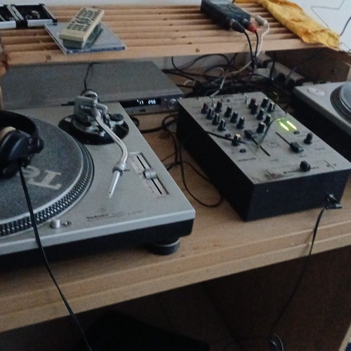 March 2003: Real Retro House (100% Vinyl)