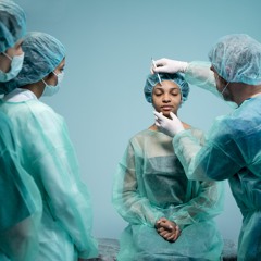 The Art of Surgery: Dr. De La Cruz's Path to Mastery