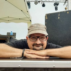 DJ WALLY - OLD SCHOOL BREAKS