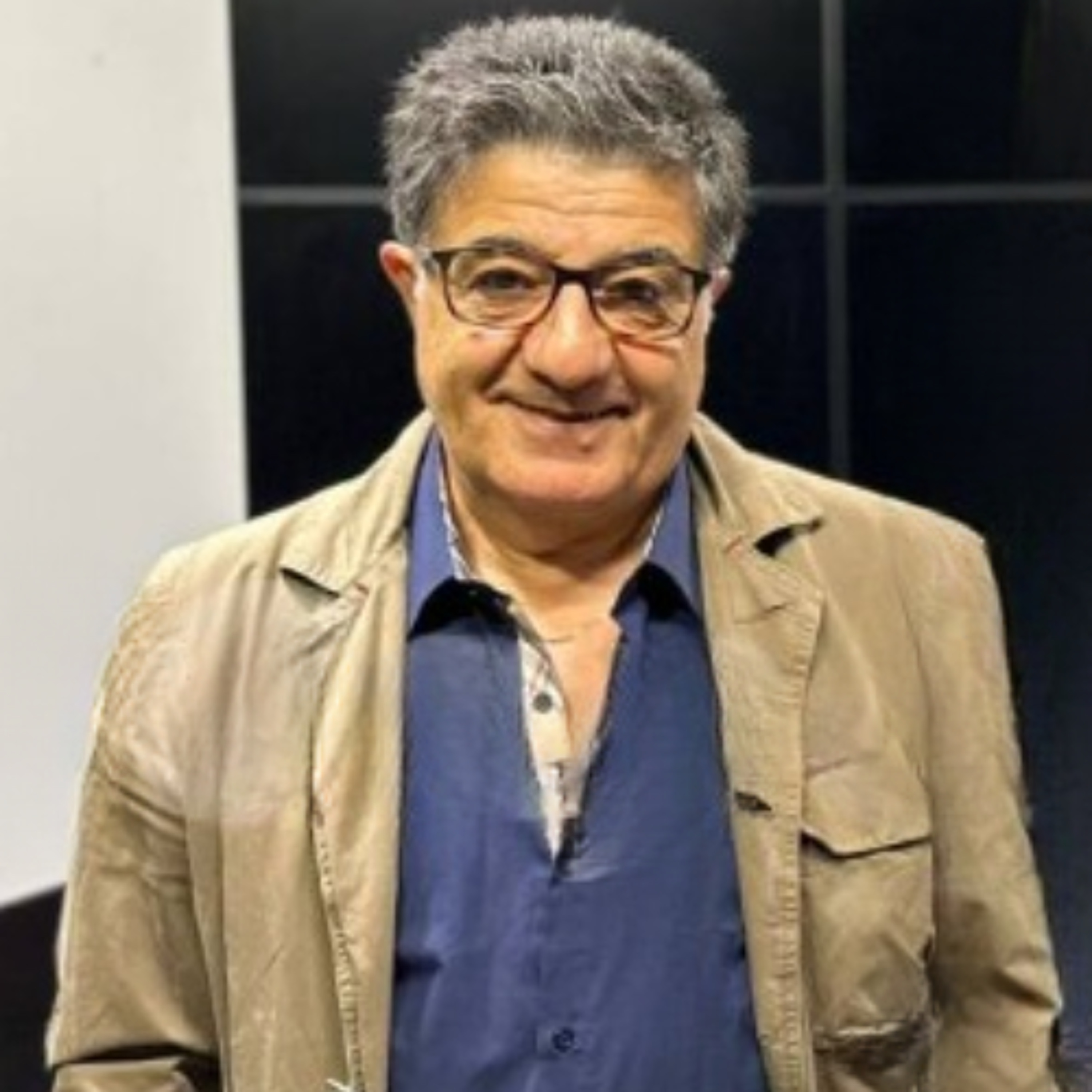 کوروش هنوز خوابیده ای؟ دیکتاتور بیدار است episode artwork