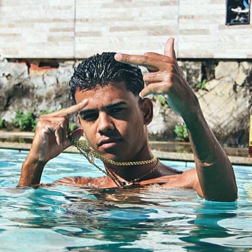 20 MINUTOS DE PROIBIDAO DO MC CK [[COMANDO VERMELHO]] SO AS BRABA DE SG [GAROTO CV]