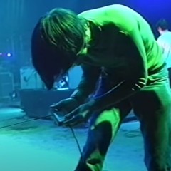 Climbing Up The Walls - Radiohead (Glastonbury Festival 1997)