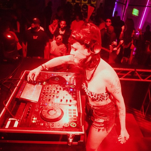 MAY dj set | fortaleza | BATEU com fritas
