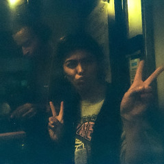 MANDANA & DIGGY - 9 YEAR CREVETTE INSTORE