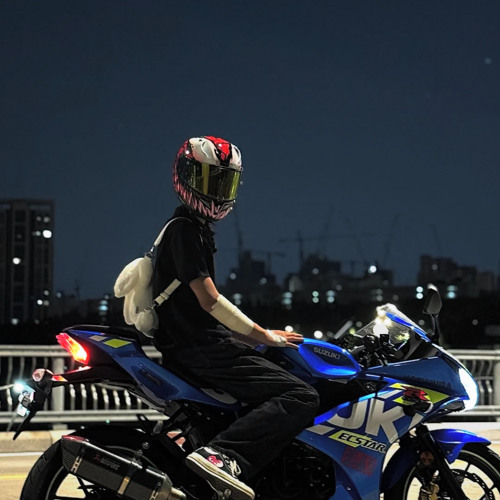 사람의 마음이 이리도 쉽게 변할줄은 몰랐어