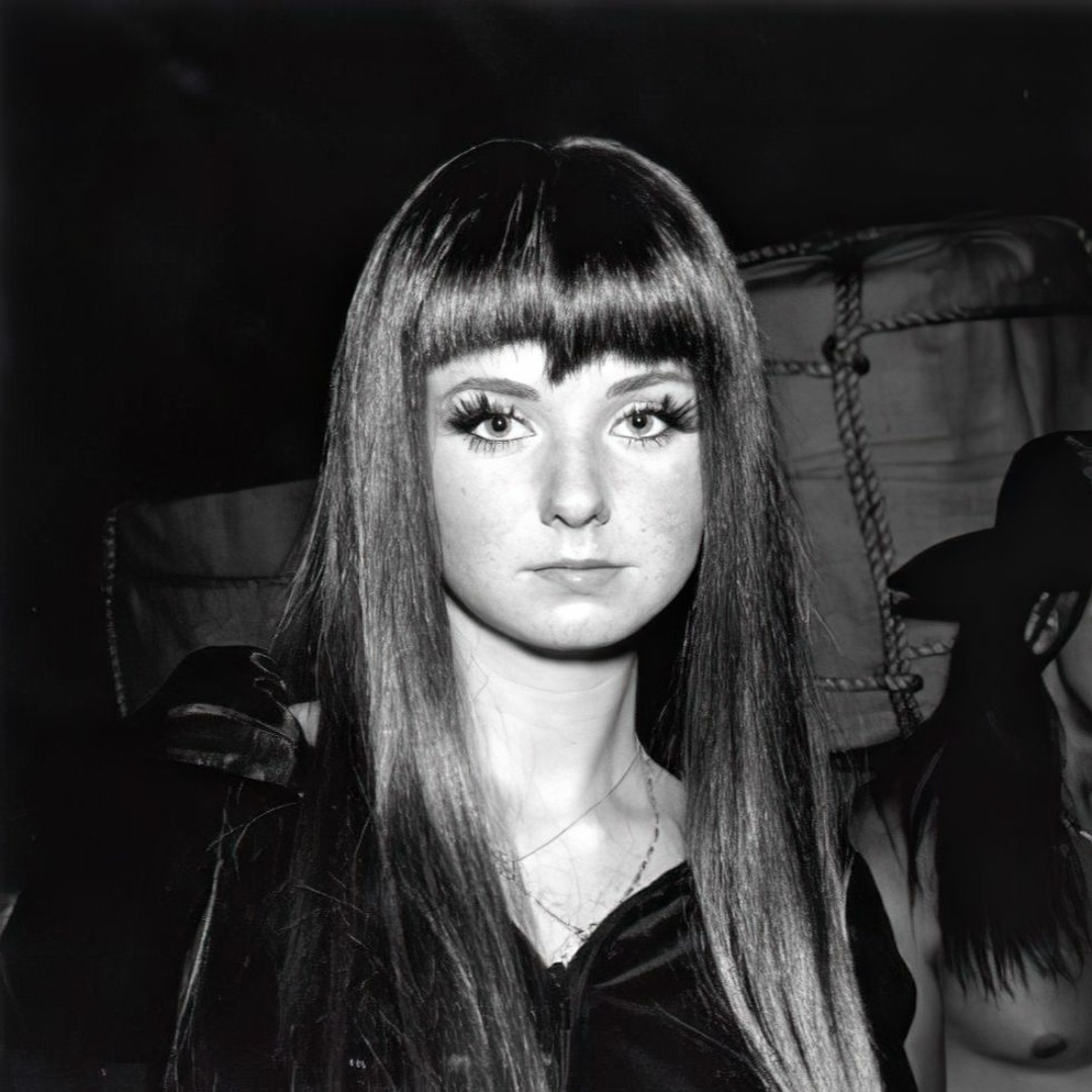 Alana Rae tez-tez pul uchun xojayinini sikadi