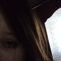 кровавые слезы (╥_╥)