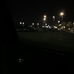 كأن هالاضواء لمعة عينيك ..